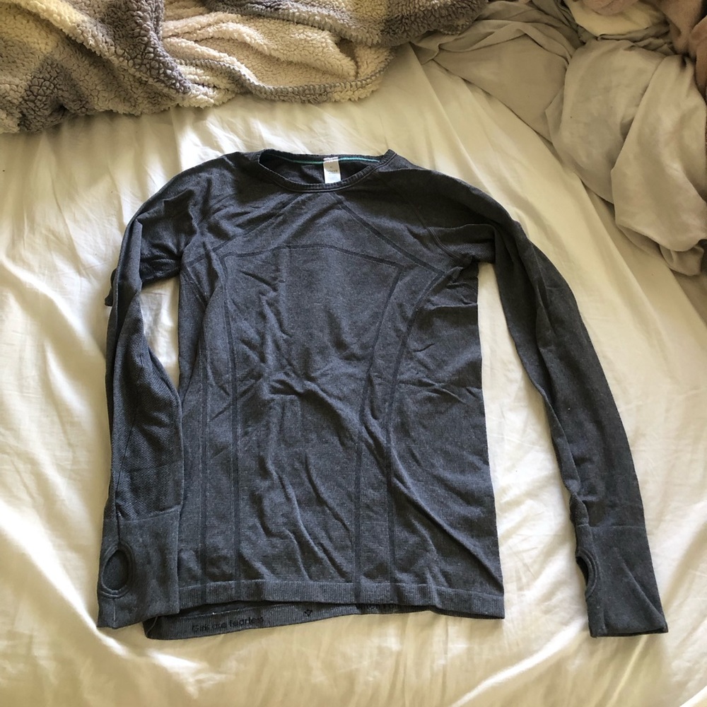 Ivivva top